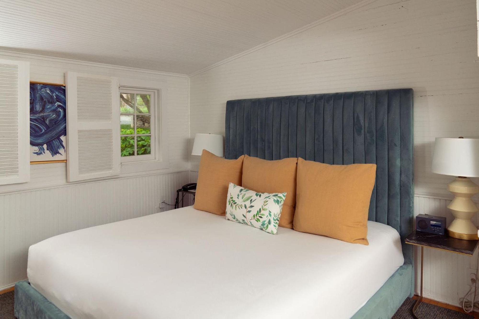 Hotel The Clifton Charlottesville Exterior foto